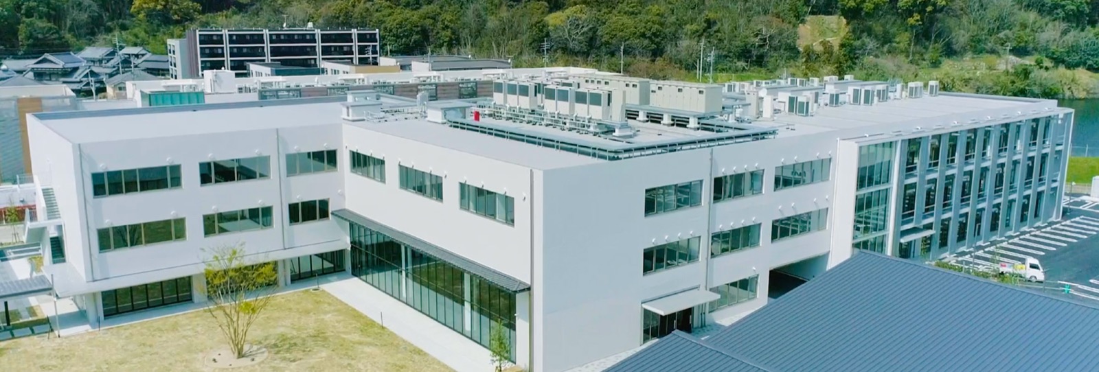 いとLab＋ 研究開発棟の外観・ラボ写真（研究開発棟 外観）