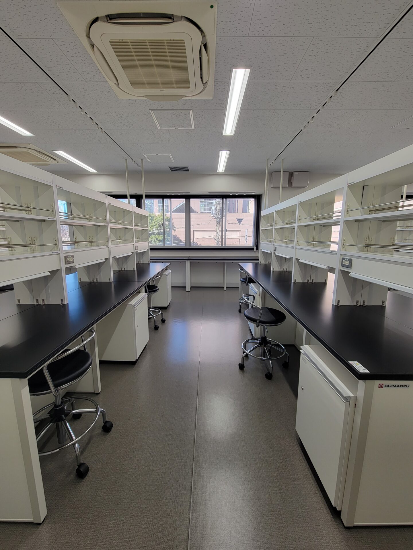 TIP-RCCシェアラボ（東京科学大学 湯島・駿河台）の外観・ラボ写真（TIP-RCCシェアラボ（湯島8号館））